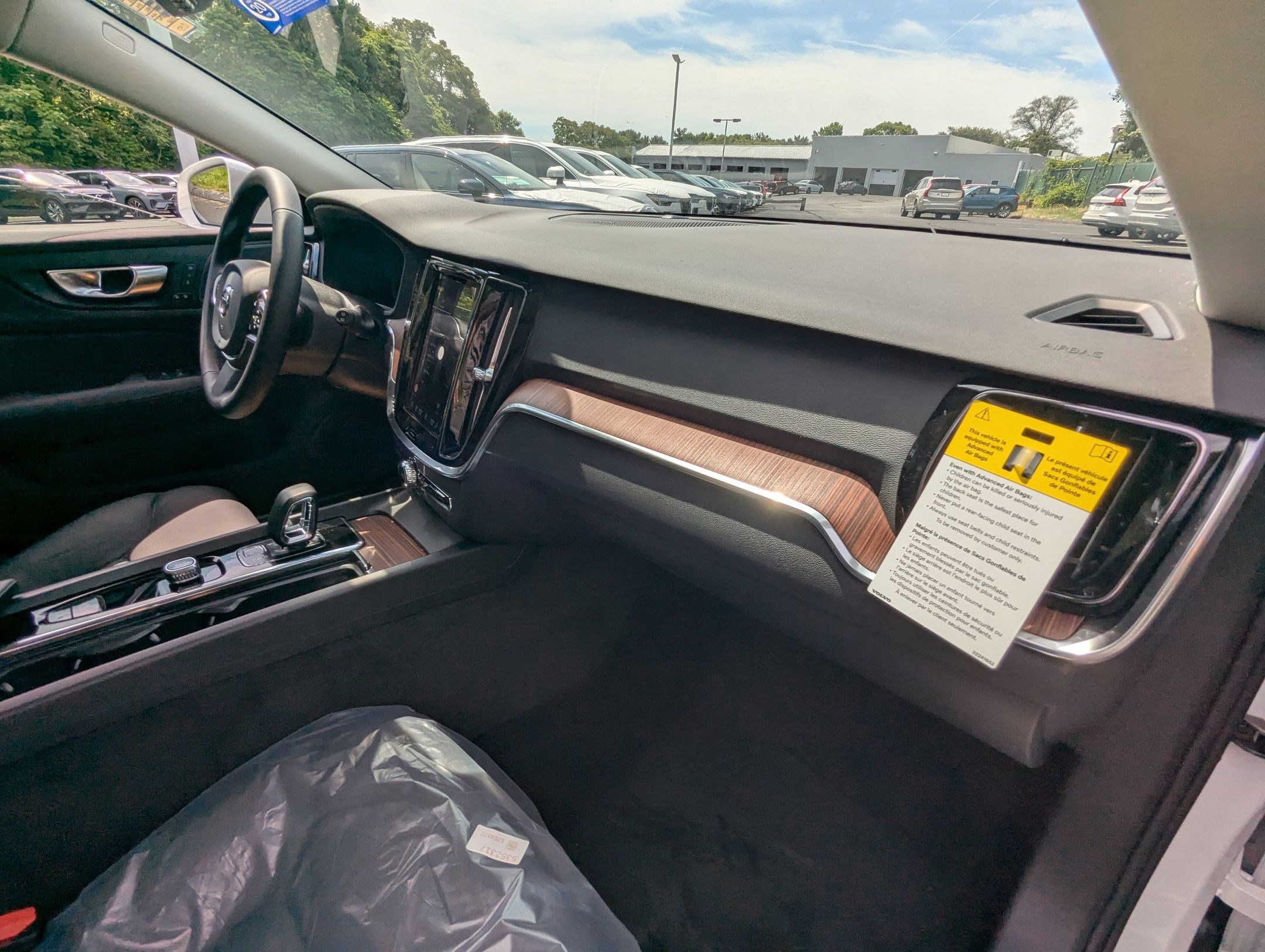 New 2026 Volvo V60 B5 Cross Country Plus w/ Protection Package Premier image 23