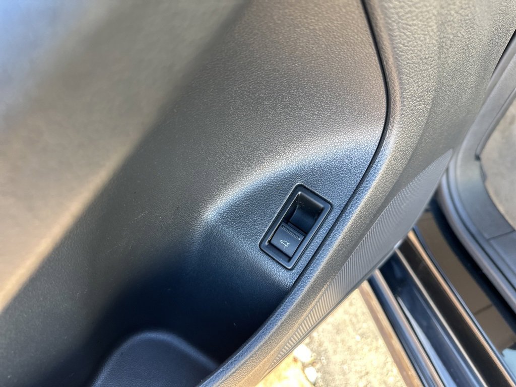 Used 2012 Volkswagen Jetta TDI image 19