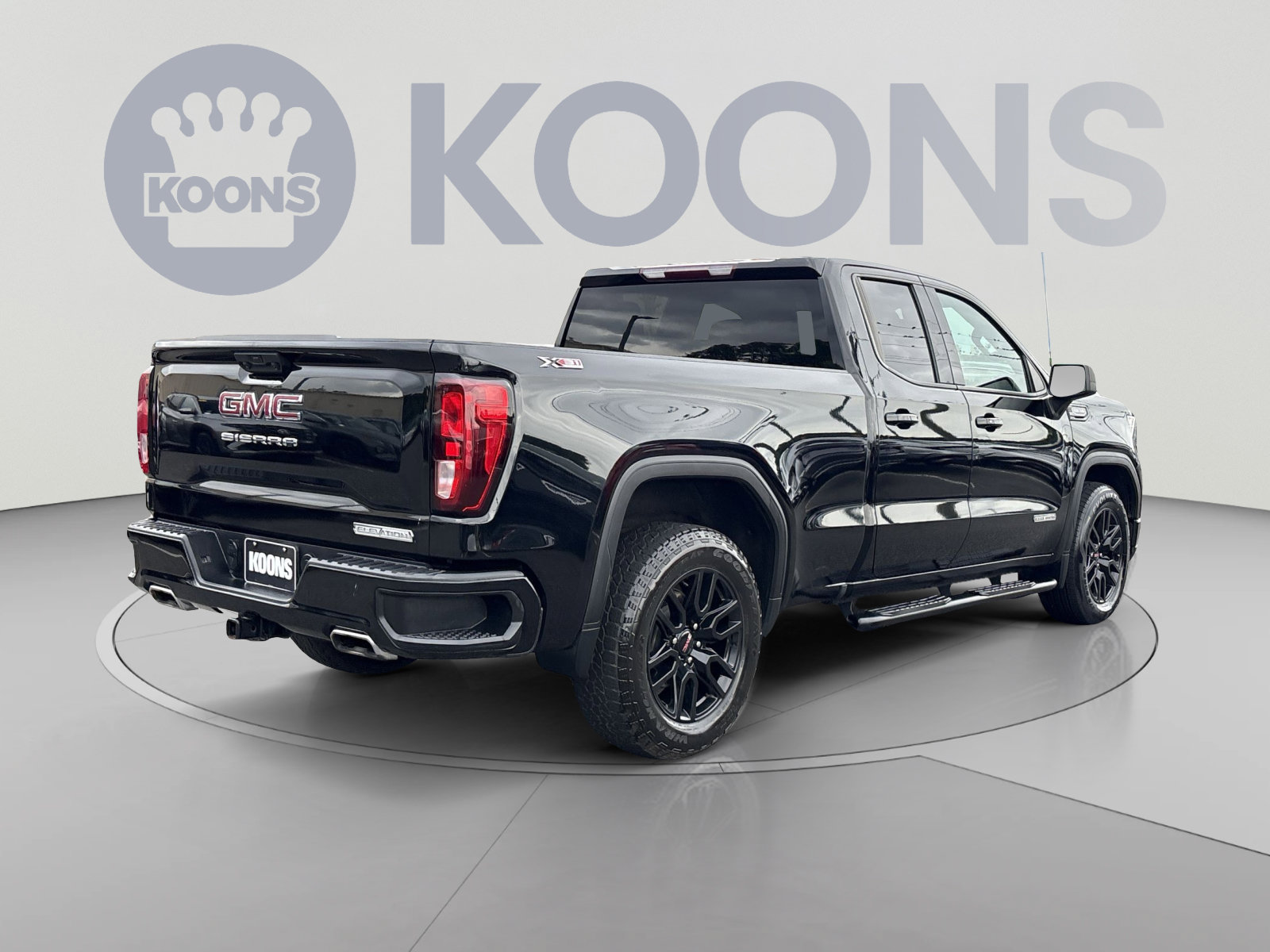 Used 2023 GMC Sierra 1500 Elevation AWD/4WD image 2