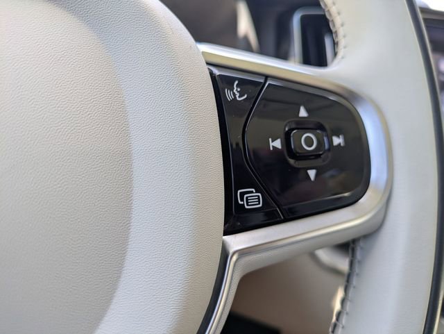 Certified 2023 Volvo XC60 B5 Plus w/ Protection Package Premier FWD image 18