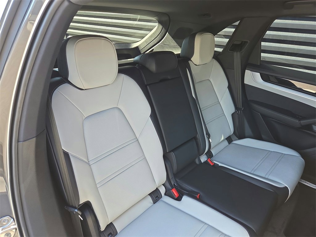 New 2026 Porsche Cayenne image 21