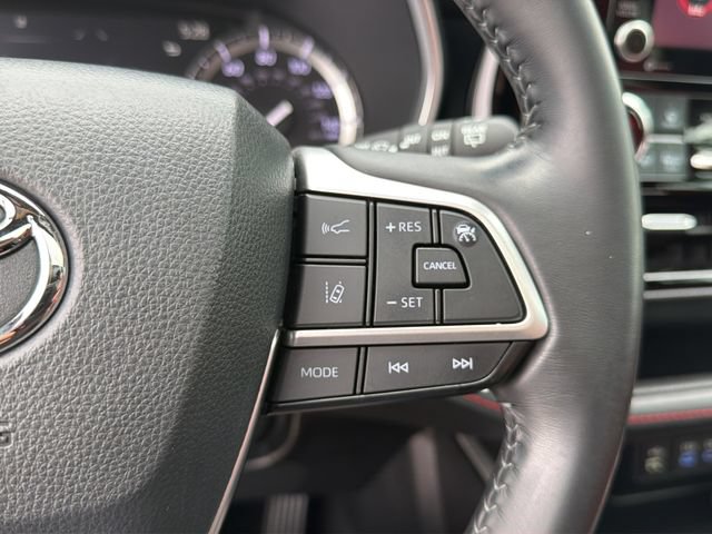 Used 2022 Toyota Highlander XSE AWD/4WD image 24