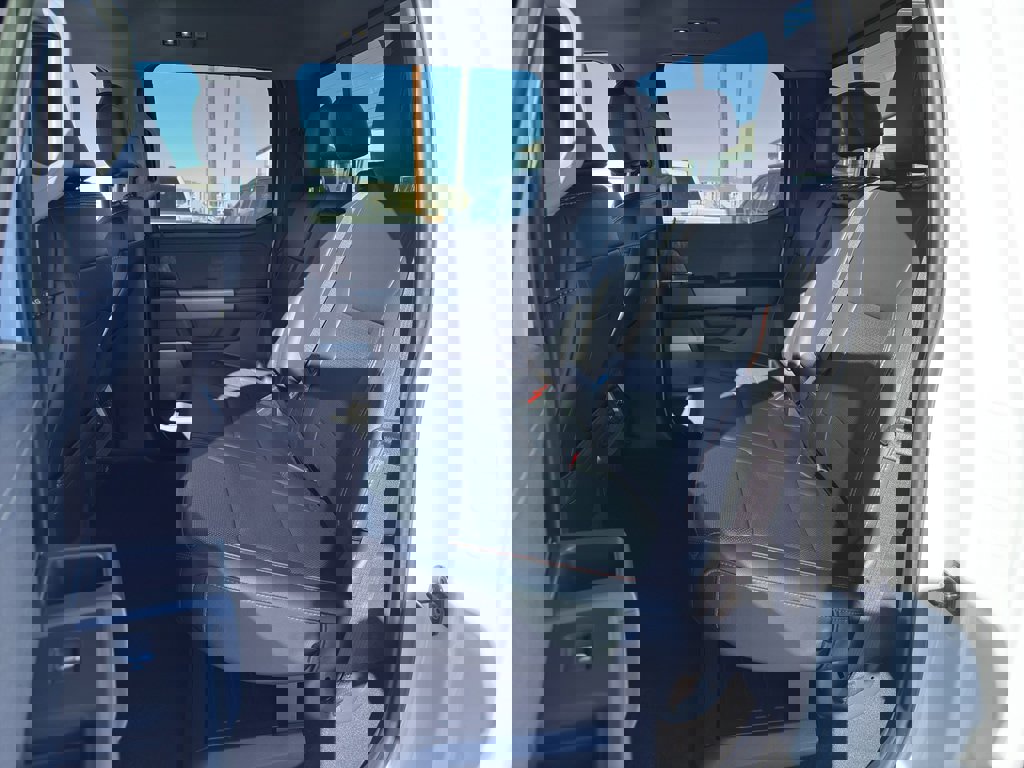 Used 2024 Ford F350 Lariat image 23