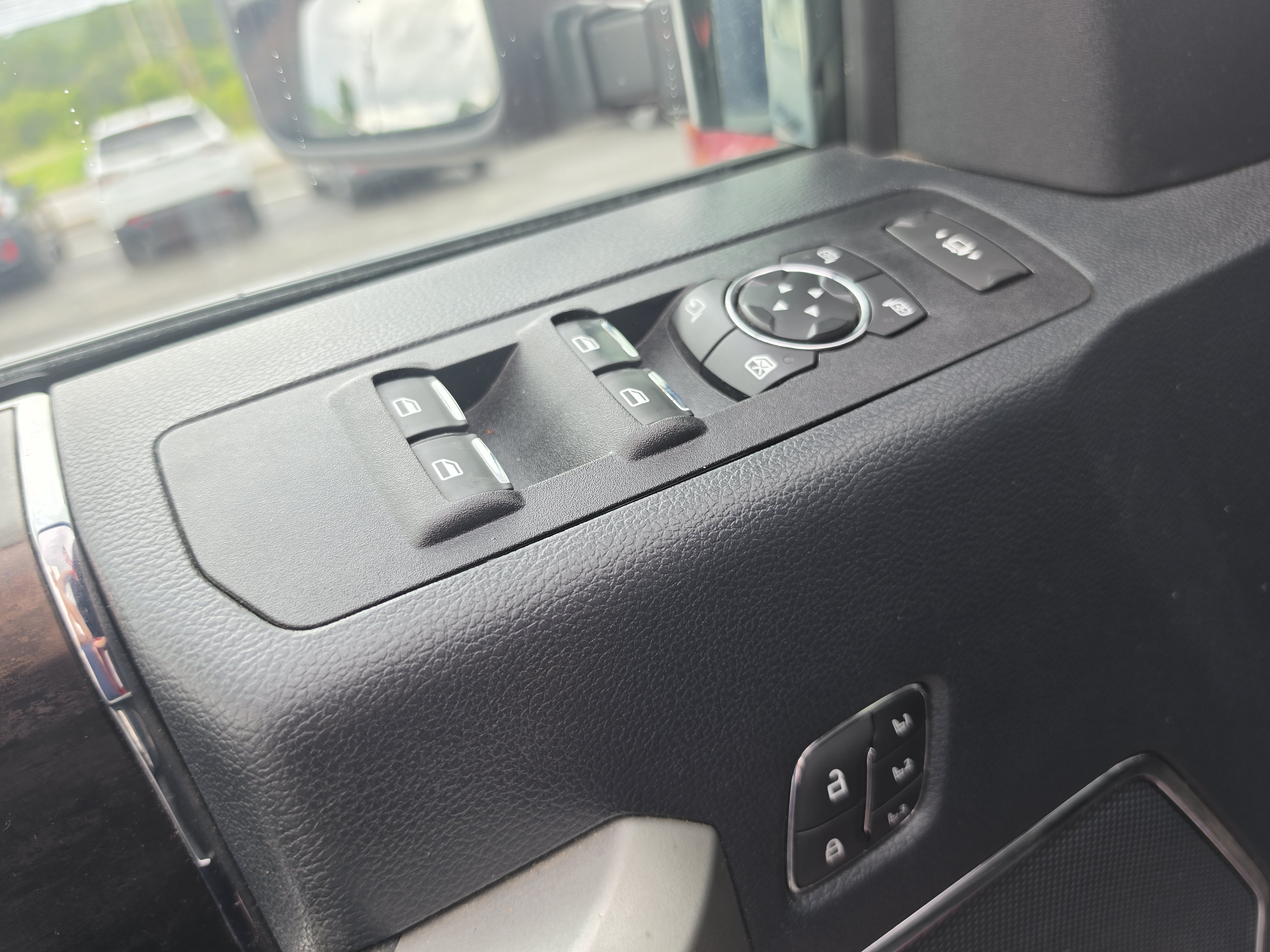 Used 2022 Ford F350 Lariat w/ Lariat Ultimate Package AWD/4WD image 18