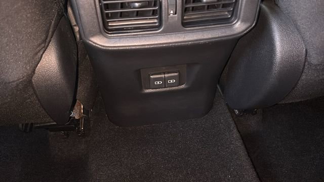 Used 2022 Toyota RAV4 XLE image 9