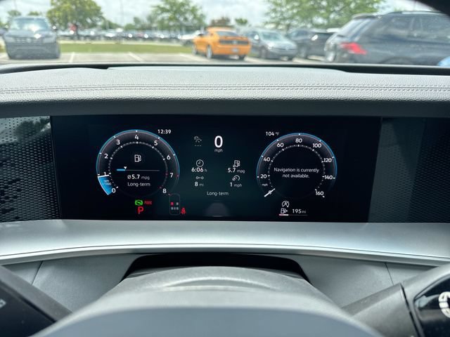 New 2026 Volkswagen Tiguan SE R-Line FWD image 11