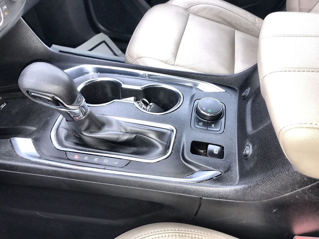 Used 2023 Chevrolet Traverse LT w/ LPO, Floor Liner Package image 19