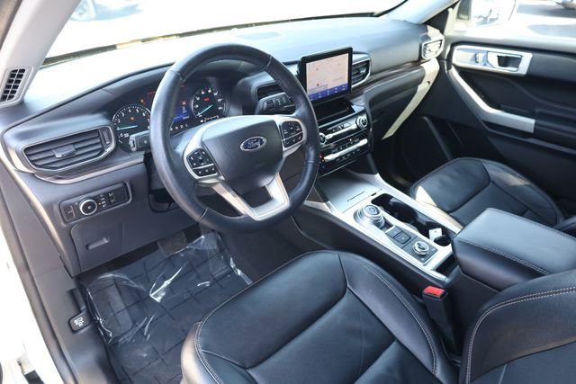 Used 2023 Ford Explorer Limited image 11