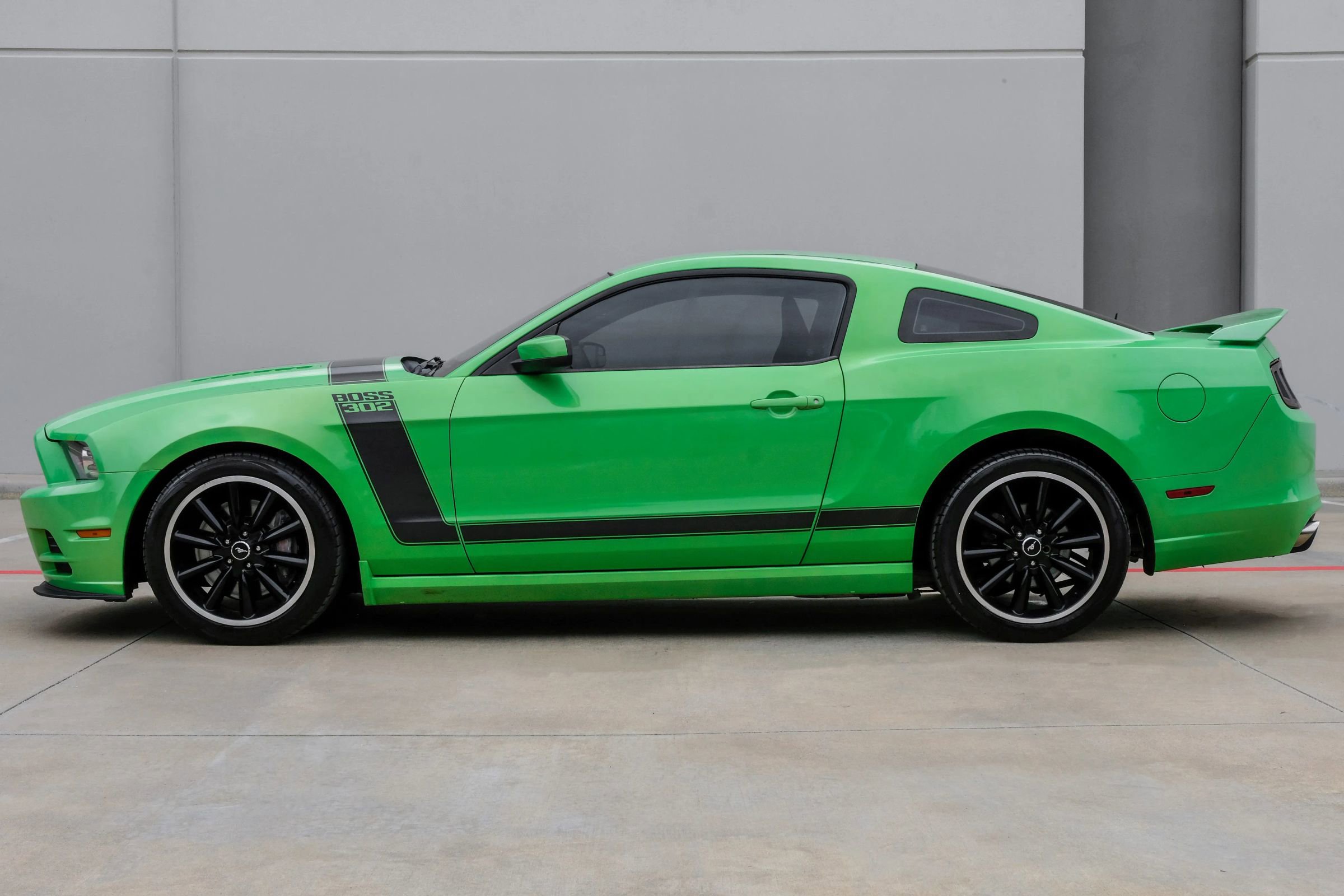 Used 2013 Ford Mustang Boss 302 w/ Boss 302 Accessory Pkg RWD image 8