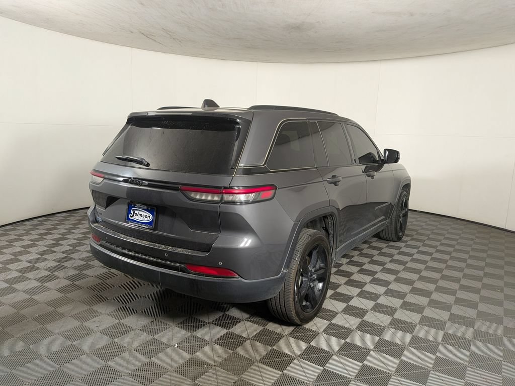 Certified 2024 Jeep Grand Cherokee Altitude AWD/4WD image 8