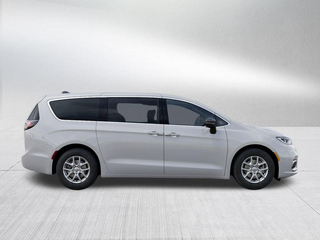 New 2026 Chrysler Pacifica Select image 22