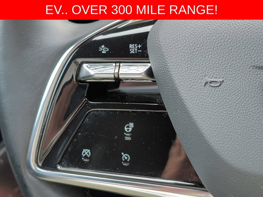 Used 2024 Cadillac Lyriq Luxury w/ LPO, Floor Liner Package AWD/4WD image 12