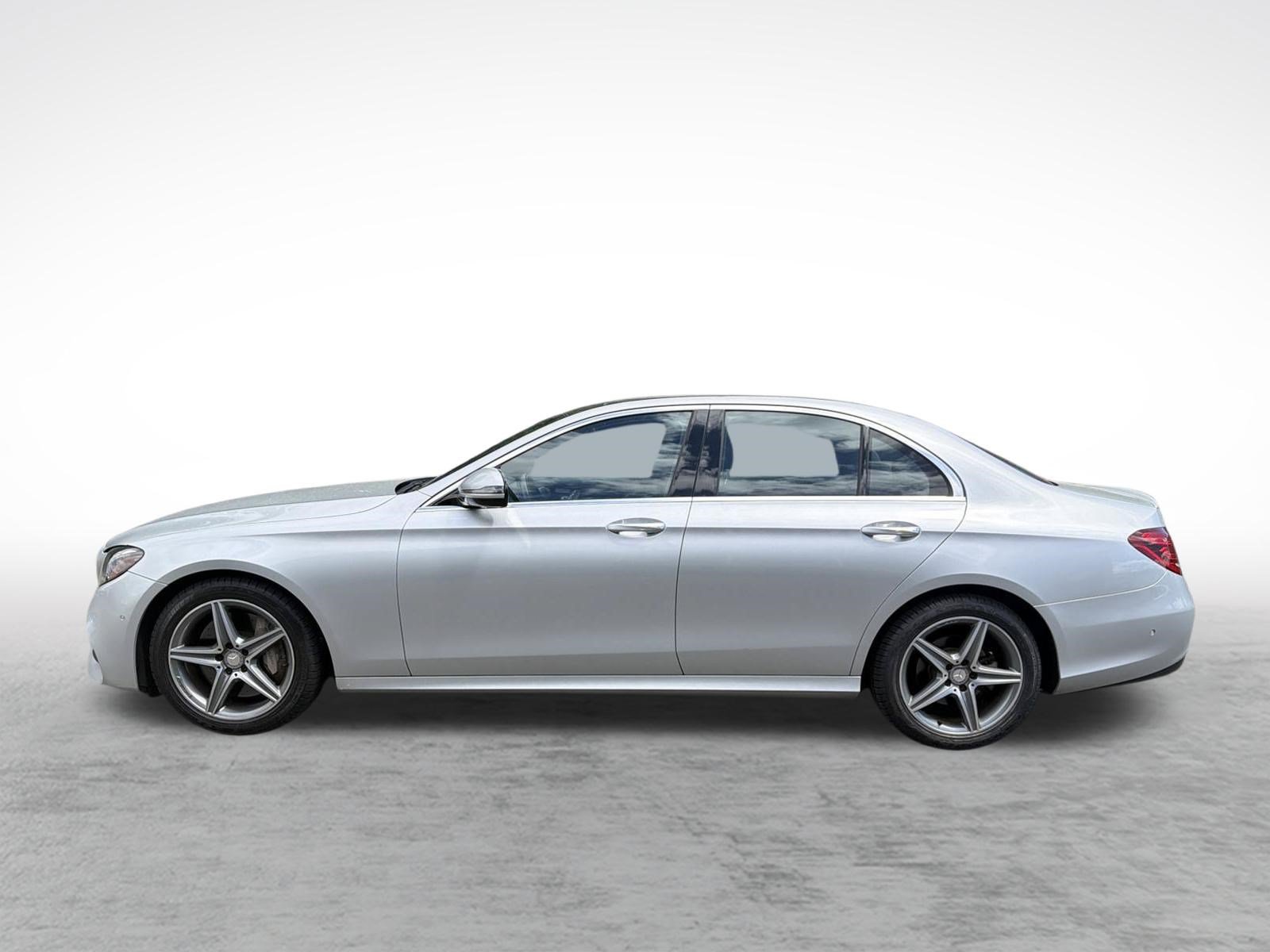 Used 2017 Mercedes-Benz E 300 4MATIC image 5