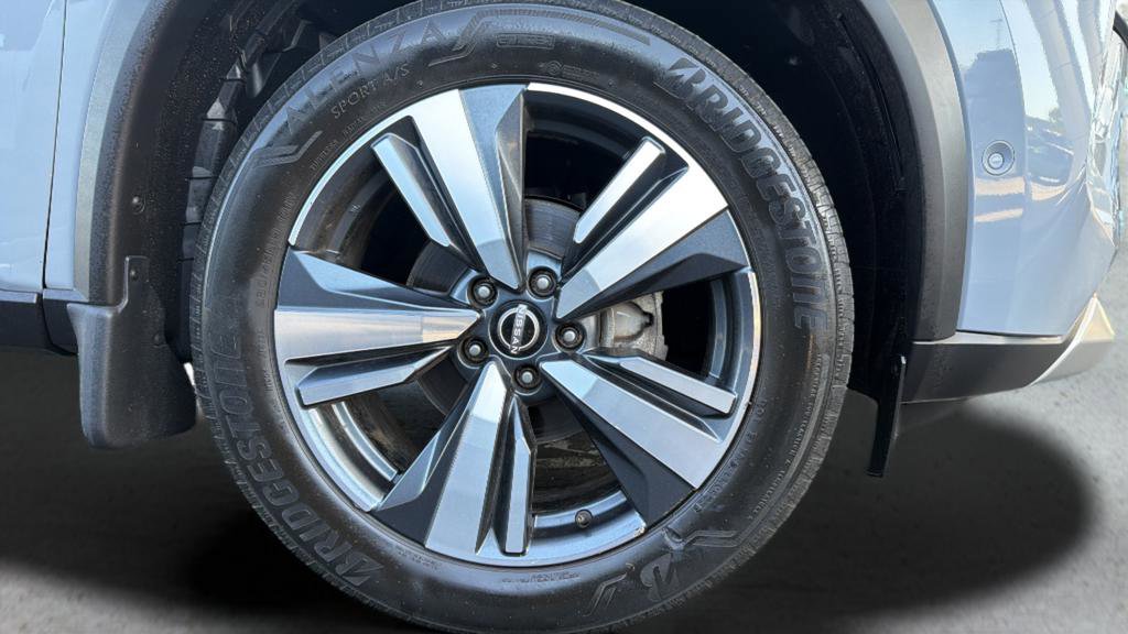 Certified 2023 Nissan Rogue Platinum AWD/4WD image 14