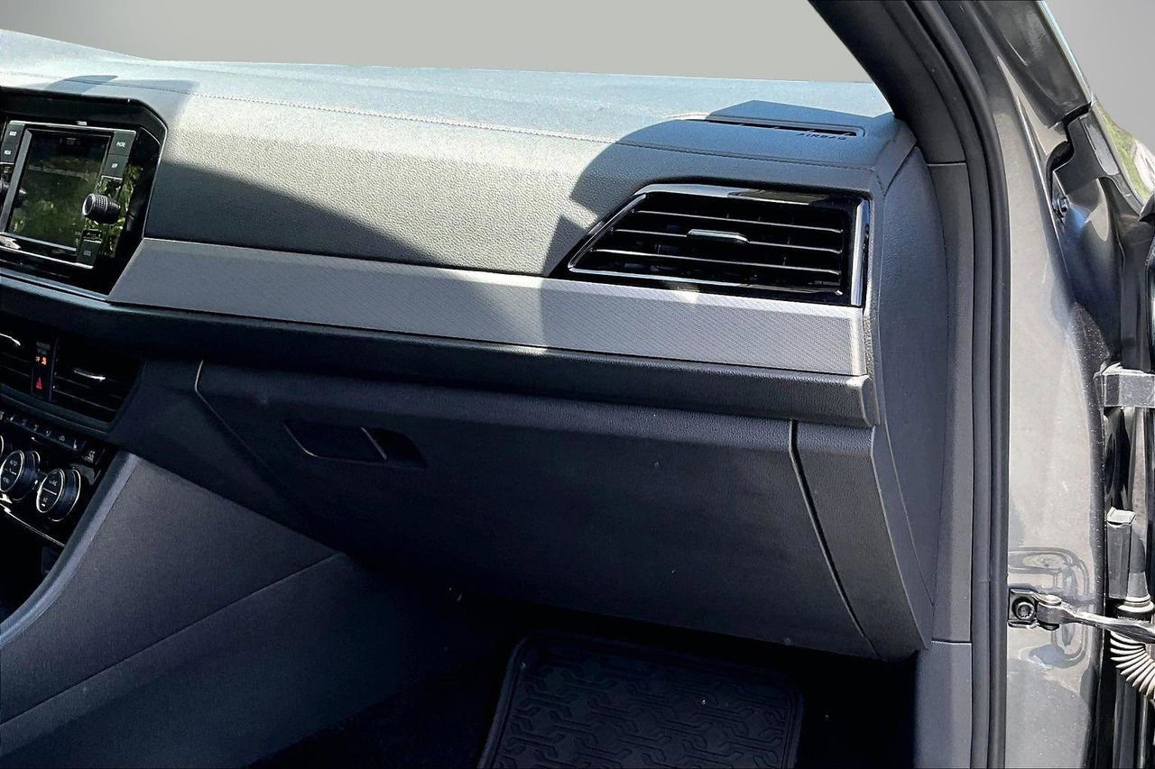 Used 2021 Volkswagen Jetta R-Line FWD image 19