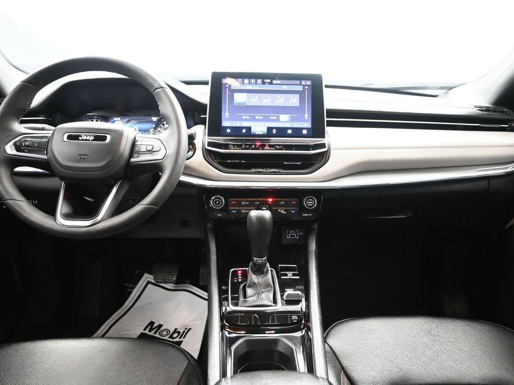 Used 2024 Jeep Compass Limited image 31