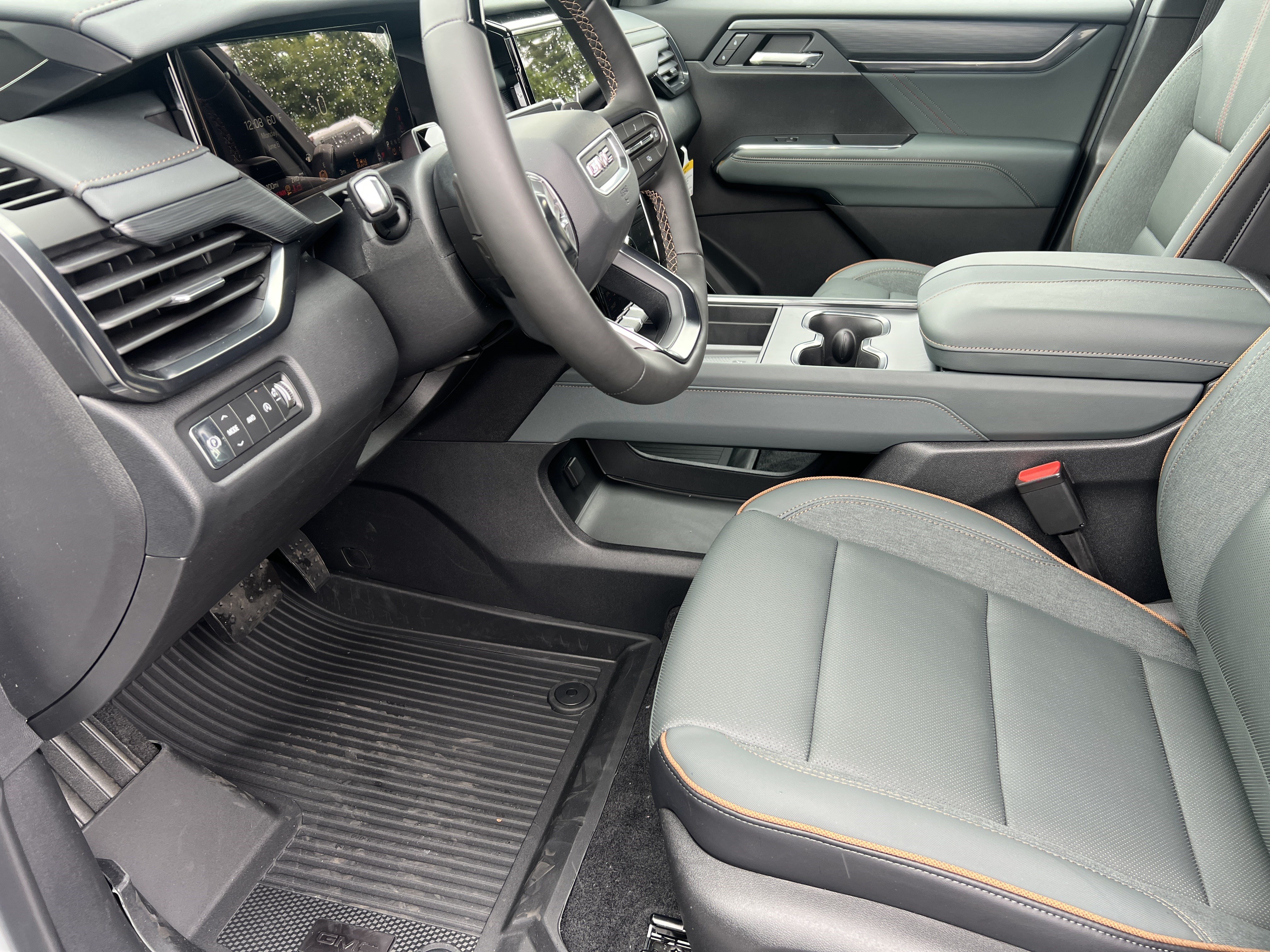 New 2026 GMC Acadia AT4 w/ Super Cruise Package AWD/4WD image 15