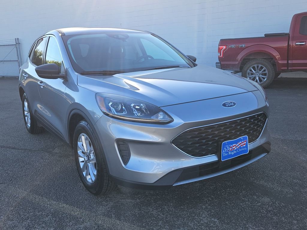 Used 2022 Ford Escape SE image 2