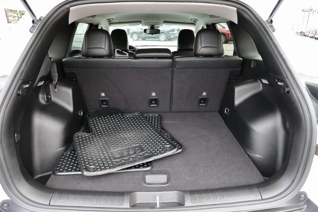 Used 2022 Jeep Cherokee Trailhawk w/ Trailer Tow Group image 11