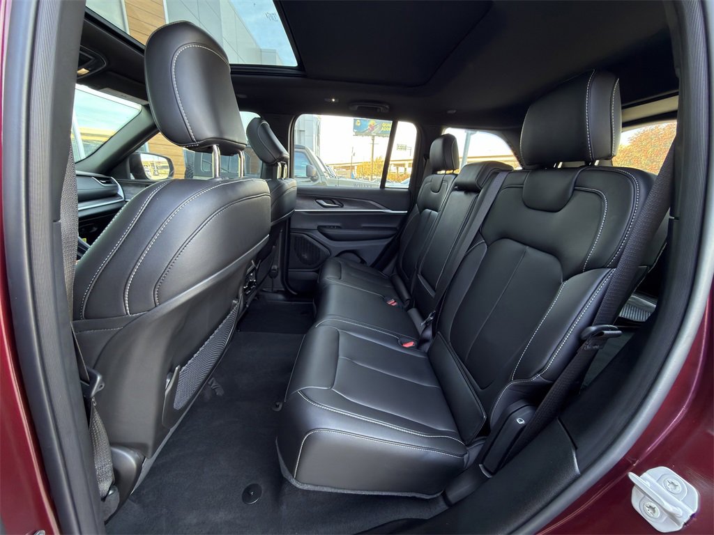 New 2025 Jeep Grand Cherokee Limited w/ Black Appearance Package image 21