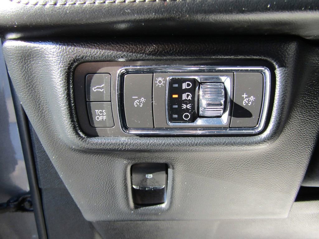 Used 2021 Lincoln Nautilus Reserve w/ Equipment Group 201A image 15