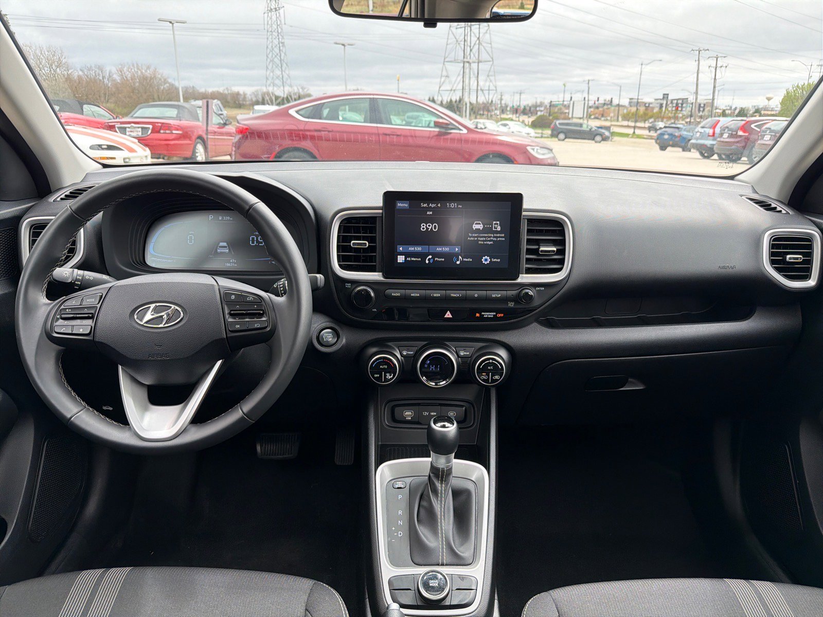 Used 2025 Hyundai Venue SEL image 24