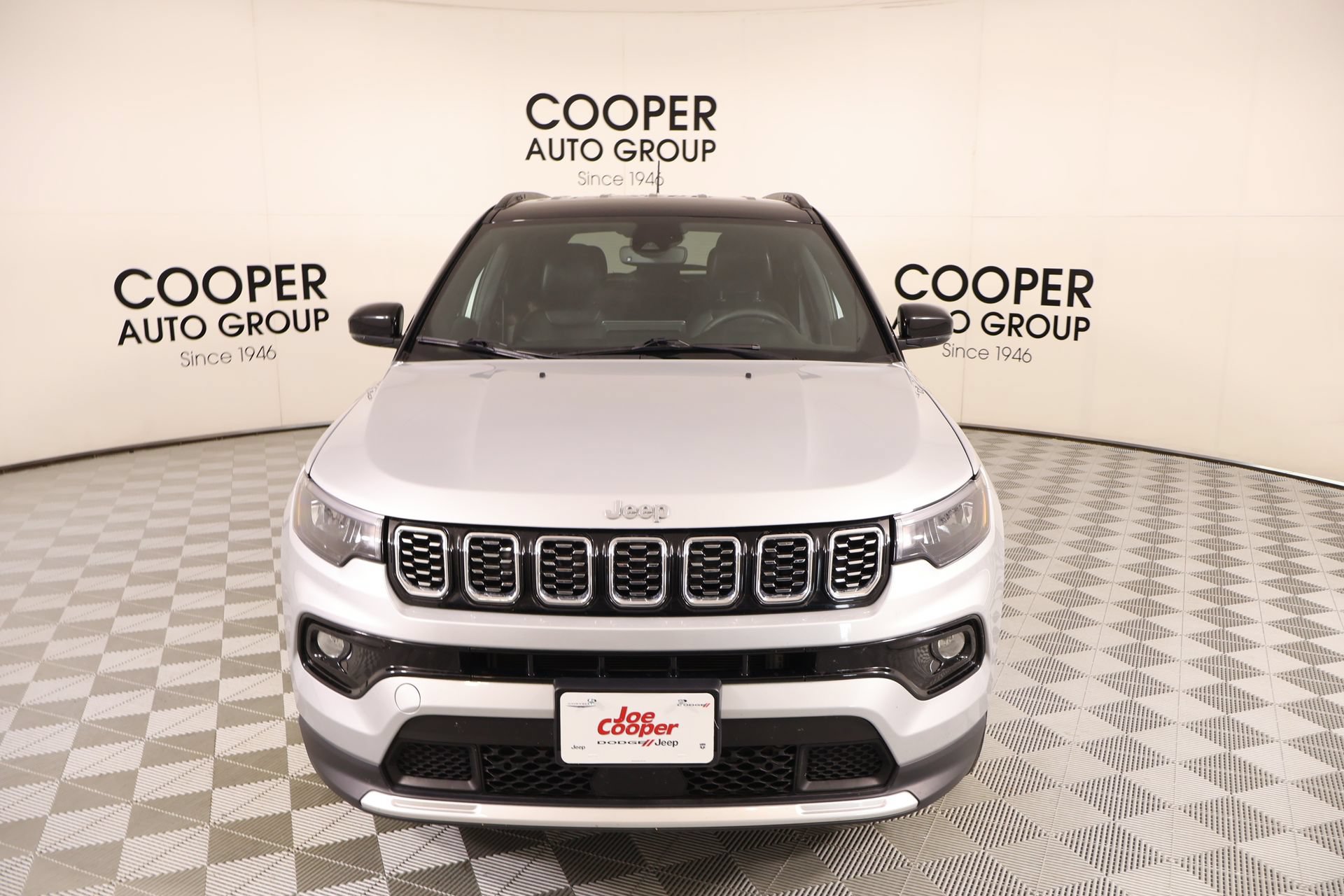 Used 2025 Jeep Compass Limited AWD/4WD image 8