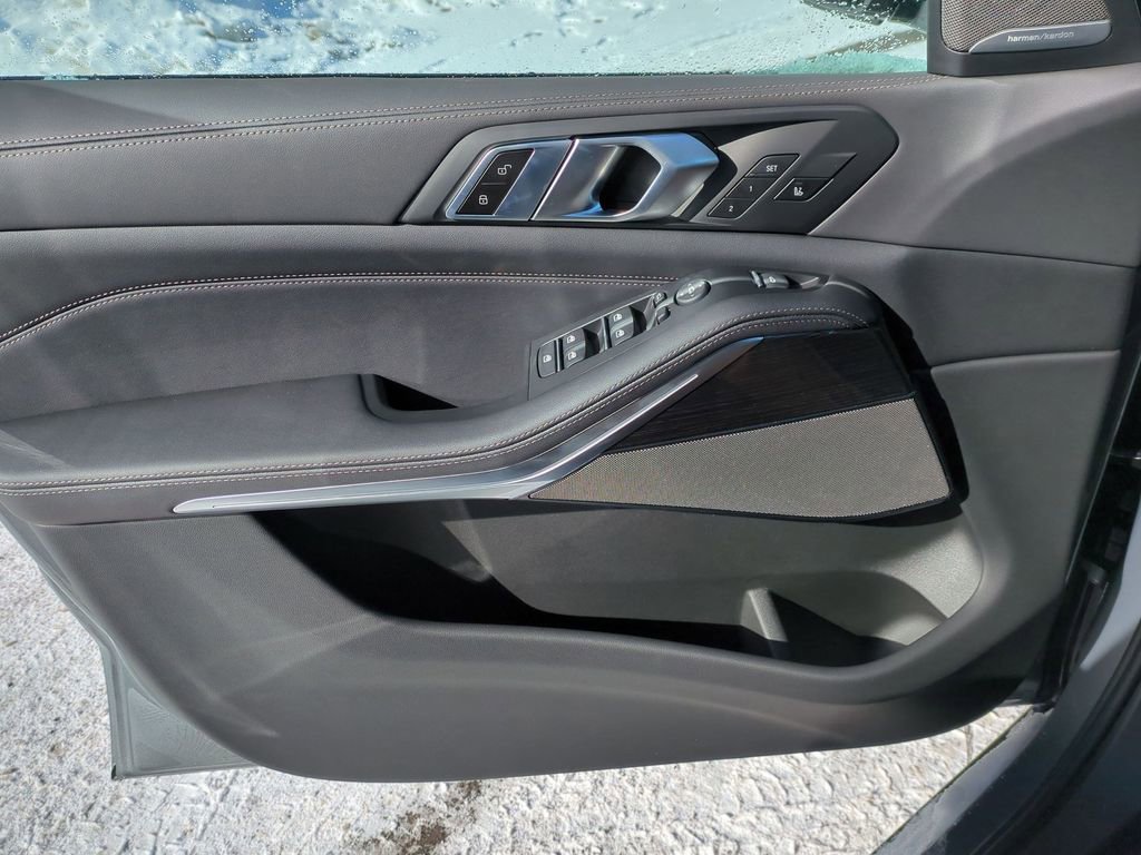 New 2026 BMW X5 M60i w/ Climate Comfort Package image 10