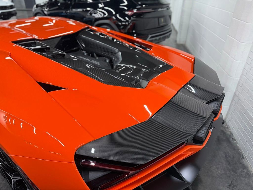 Used 2025 Lamborghini Revuelto image 10