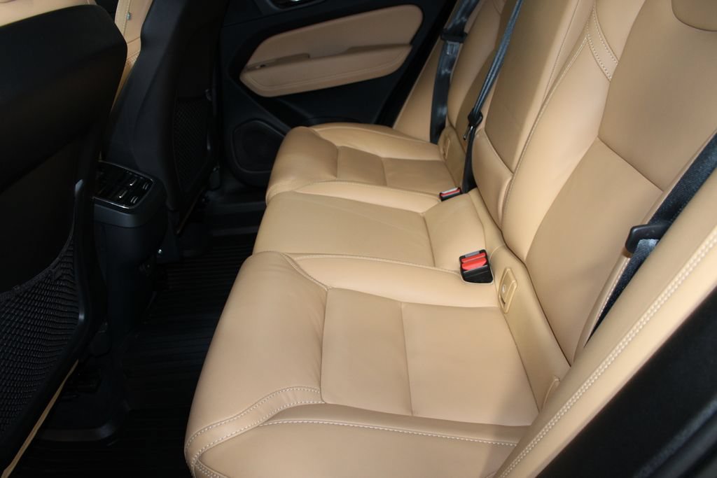 Used 2023 Volvo XC60 B6 Ultimate w/ Climate Package AWD/4WD image 23