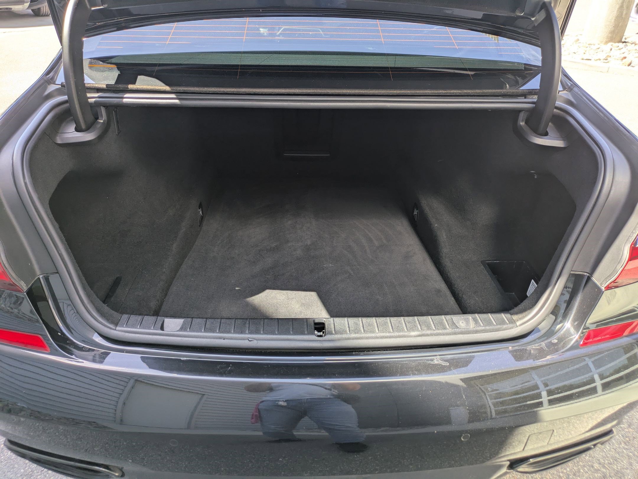 Used 2019 BMW 750i w/ M Sport Package RWD image 29