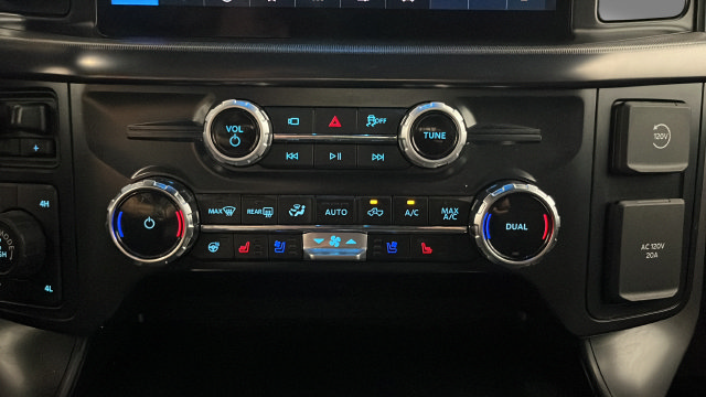 Used 2025 Ford F150 Lariat w/ Equipment Group 501A Mid AWD/4WD image 17