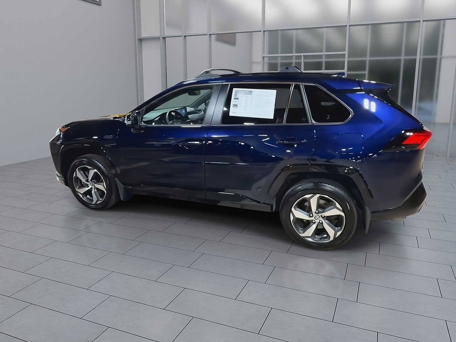 Used 2021 Toyota RAV4 SE w/ Weather & Moonroof Package AWD/4WD image 6