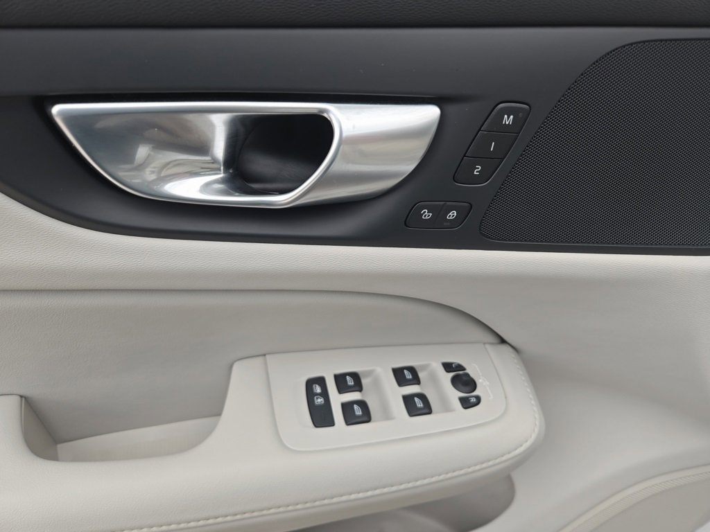 Certified 2024 Volvo V60 B5 Cross Country Plus image 15