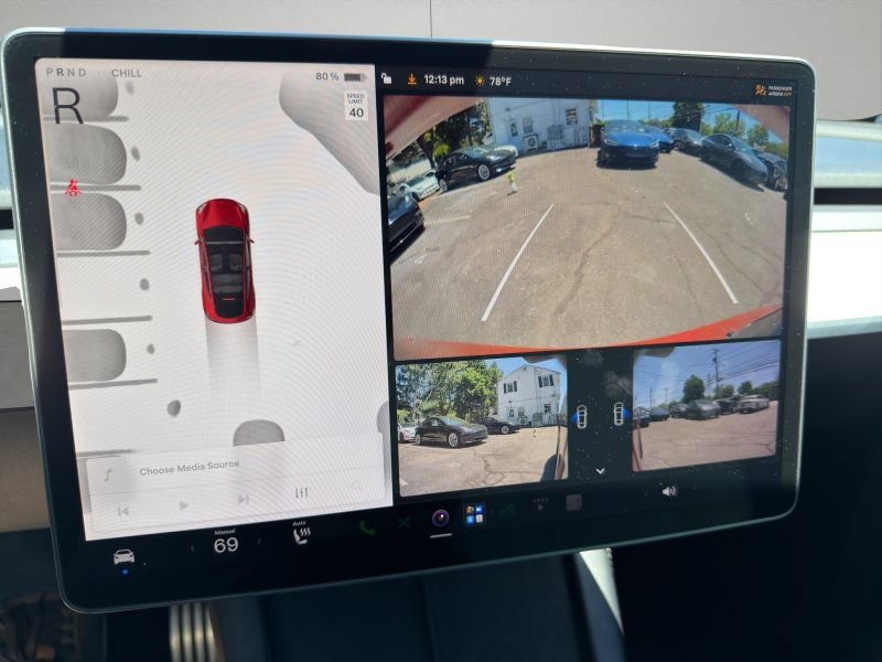 Used 2023 Tesla Model Y Performance AWD/4WD image 18
