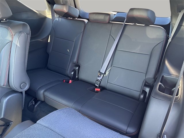 Used 2025 Chevrolet Traverse RS image 6