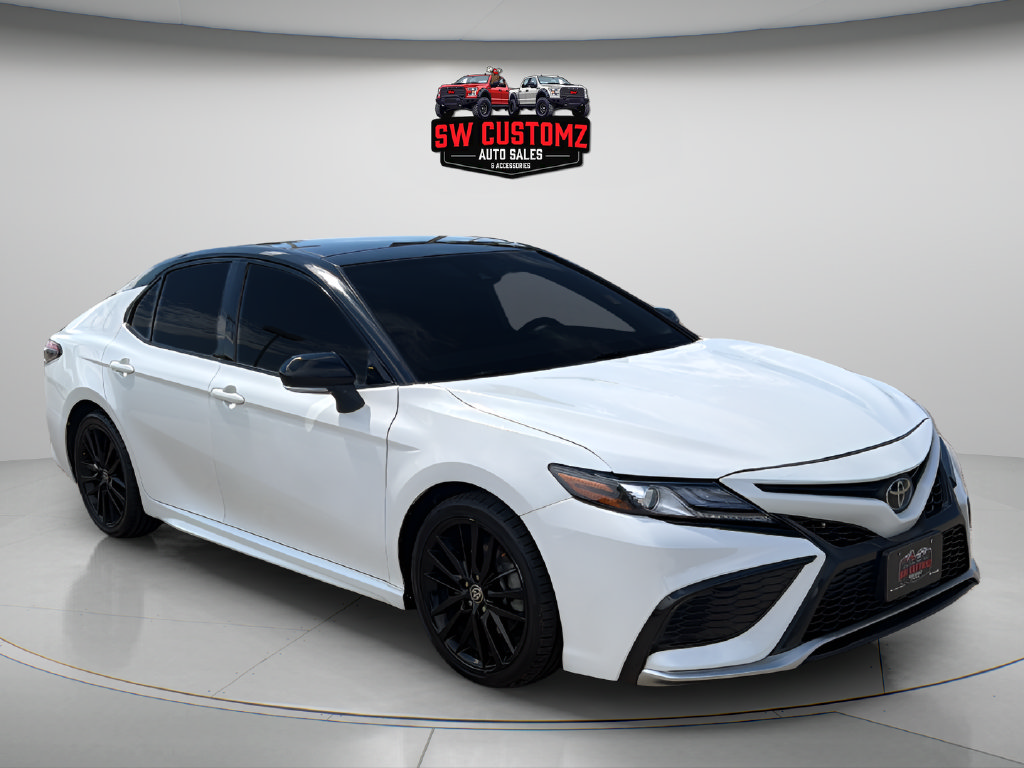 Used 2023 Toyota Camry XSE FWD image 1