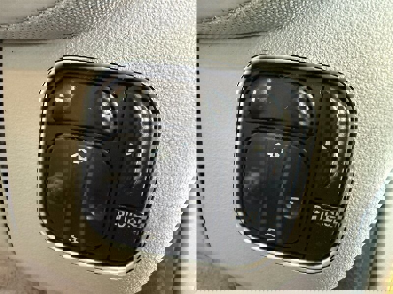 Used 2007 Mercedes-Benz SL 550 image 28