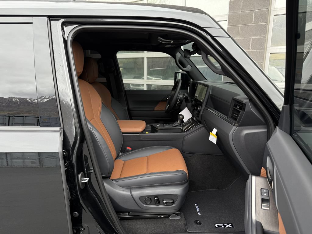Used 2026 Lexus GX 550 w/ Accessory Package (ZB) AWD/4WD image 19