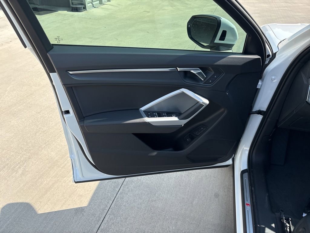New 2025 Audi Q3 2.0T Premium image 10