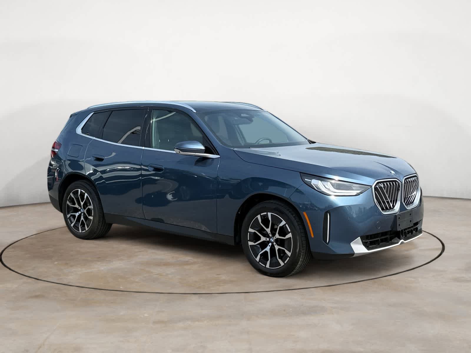 Used 2025 BMW X3 xDrive30i w/ Premium Package AWD/4WD image 1