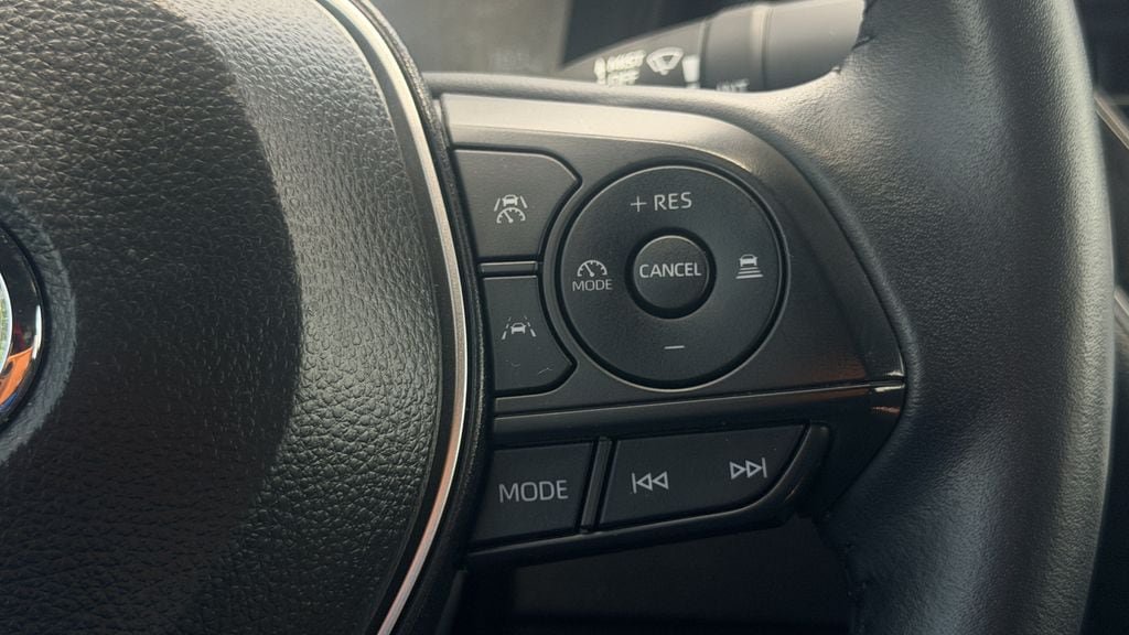 Used 2025 Toyota Corolla SE FWD image 20