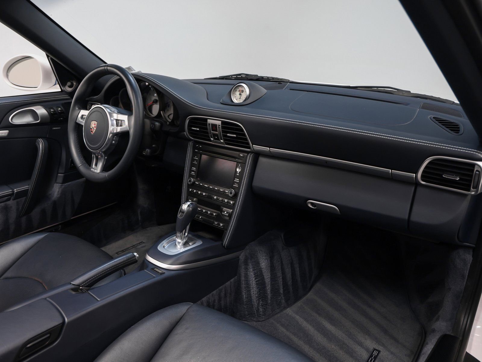 Used 2011 Porsche 911 Turbo S image 28