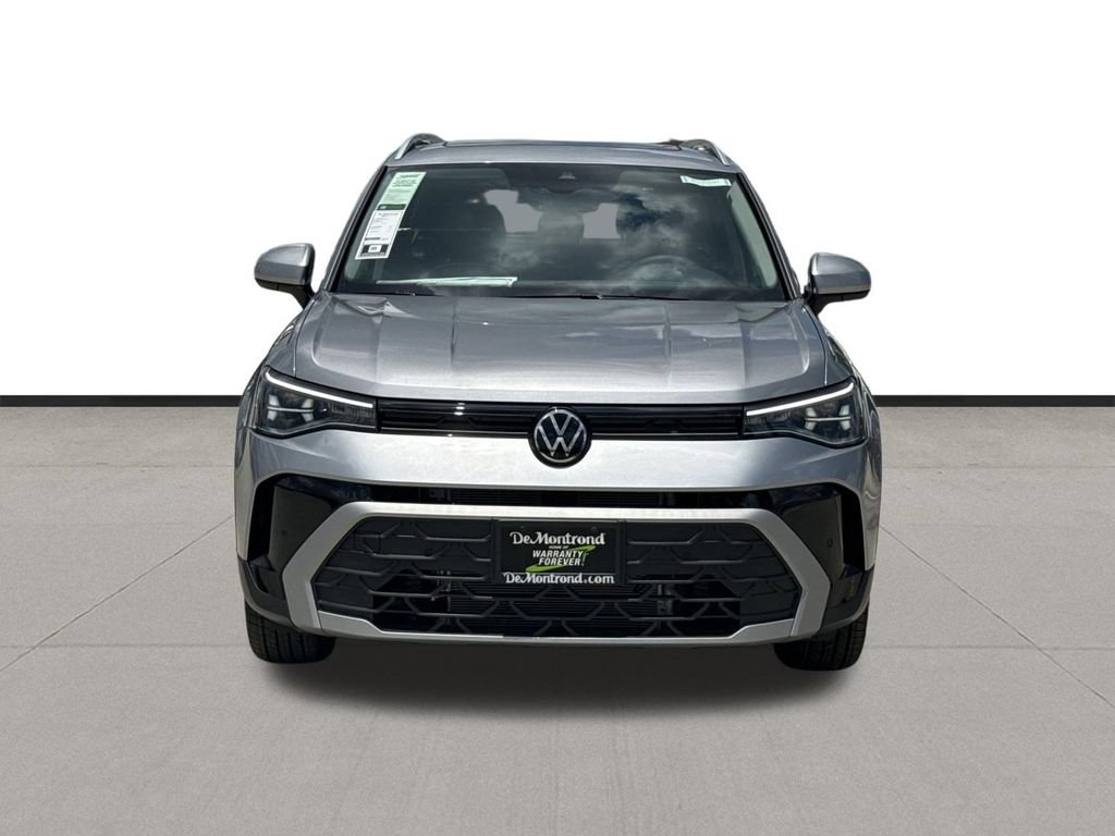 New 2026 Volkswagen Taos SE FWD image 2