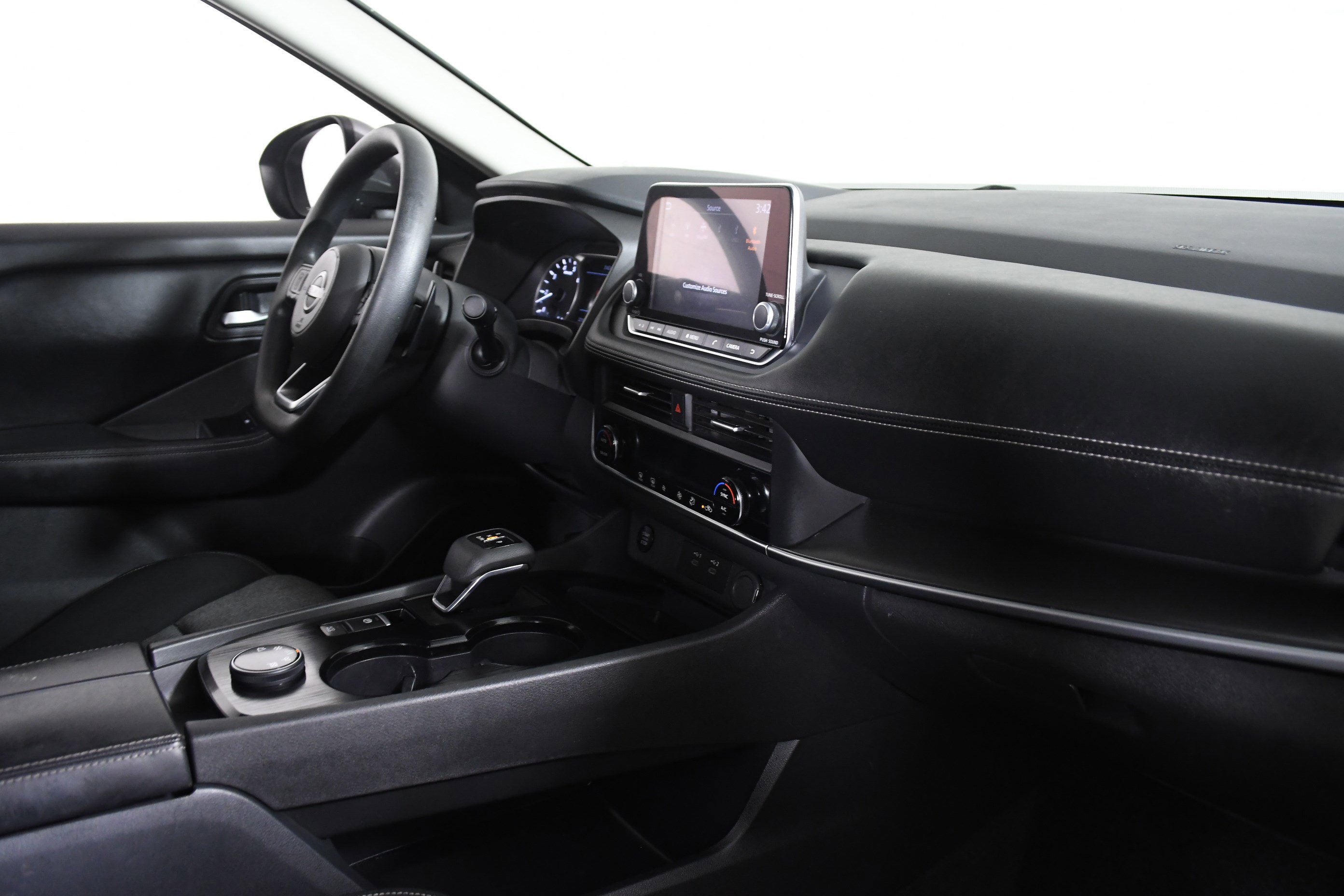 Used 2024 Nissan Rogue SV image 27