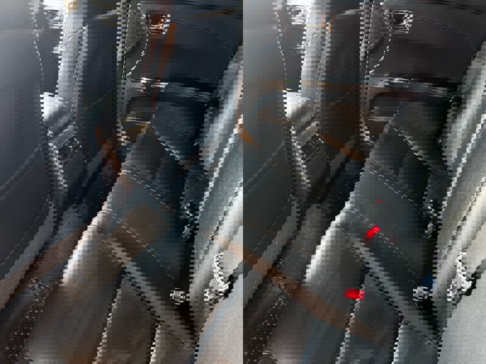 Used 2018 Toyota Avalon XLE image 4