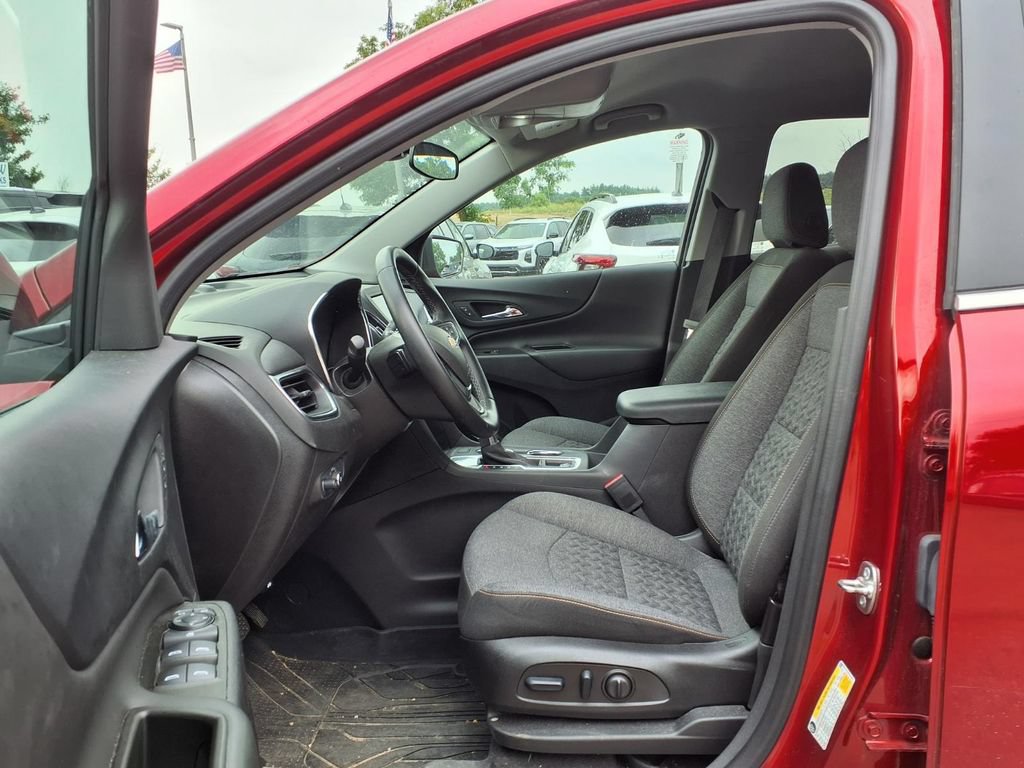 Used 2024 Chevrolet Equinox LT w/ LPO, Floor Liner Package FWD image 19