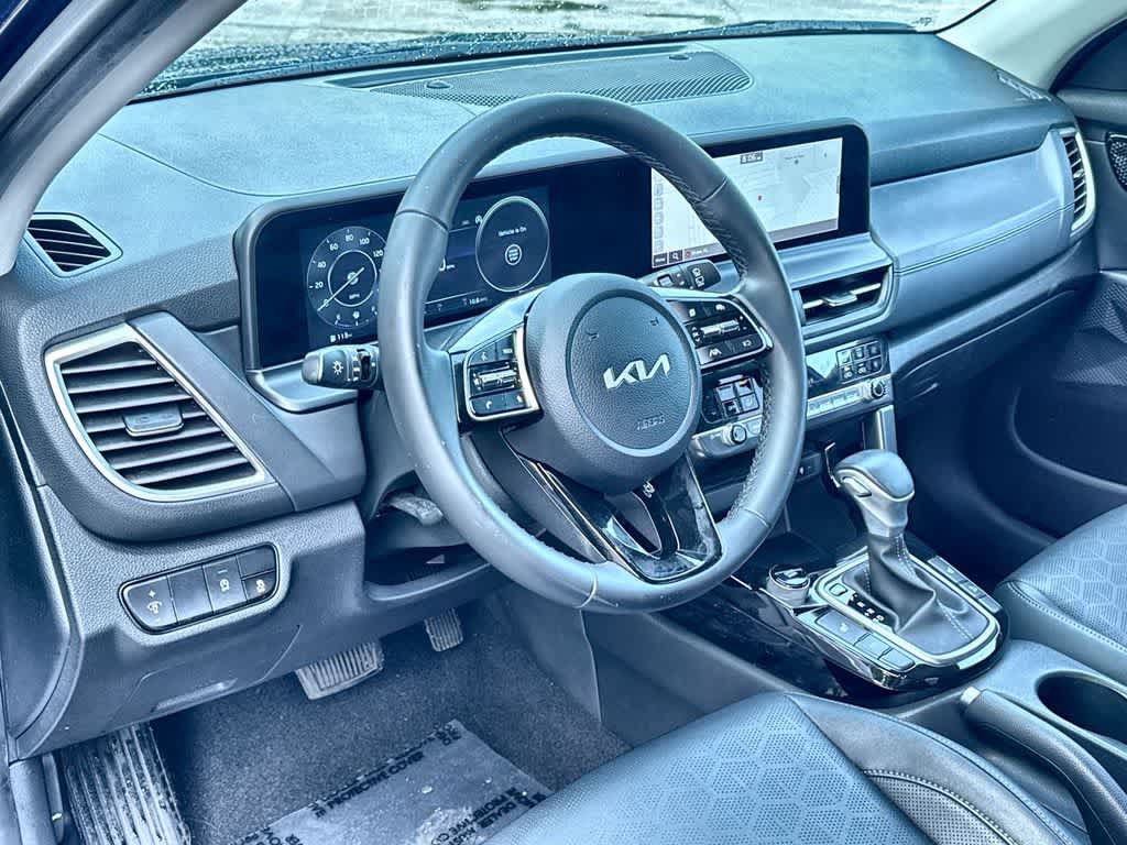 Used 2024 Kia Seltos EX FWD image 13