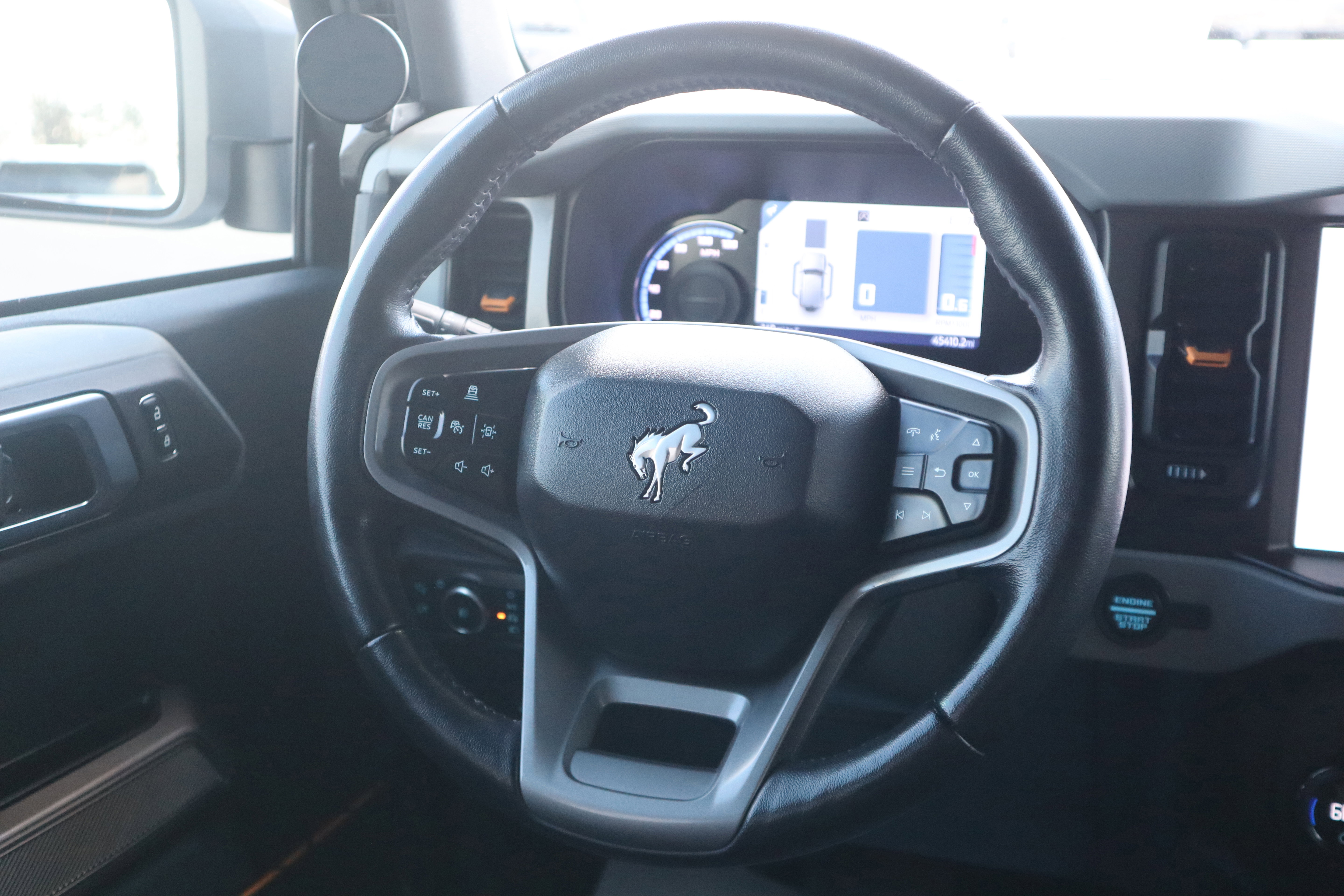 Used 2023 Ford Bronco Badlands image 15