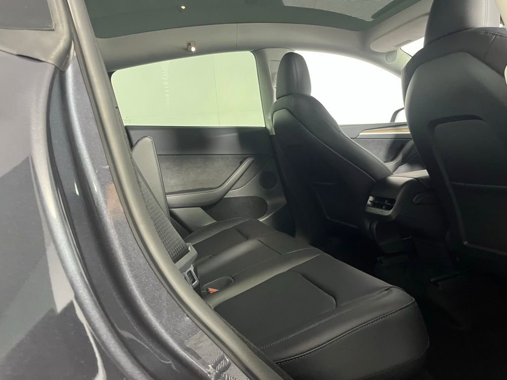 Used 2025 Tesla Model Y Long Range image 25